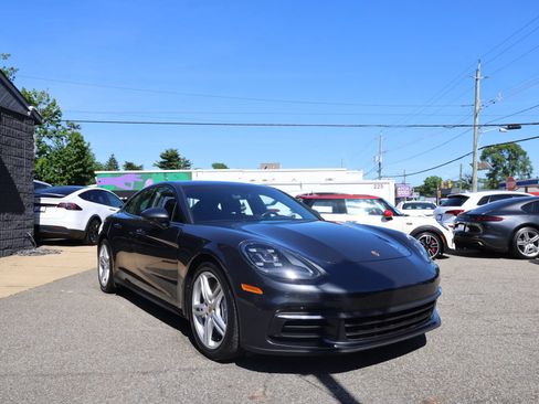 Used 2019 Porsche Panamera 4 w/ Premium Package AWD/4WD image 3