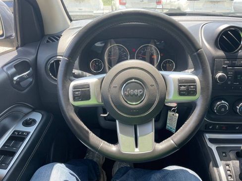 Used 2017 Jeep Compass Latitude AWD/4WD image 17