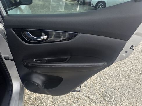 Used 2017 Nissan Rogue Sport SV image 14