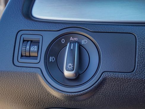 Used 2012 Volkswagen CC Lux Limited image 30