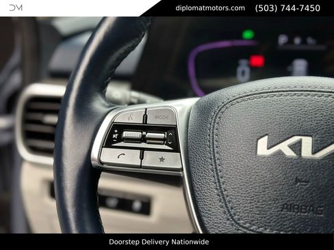 Used 2023 Kia Telluride EX w/ EX Captain's Chair Package image 34