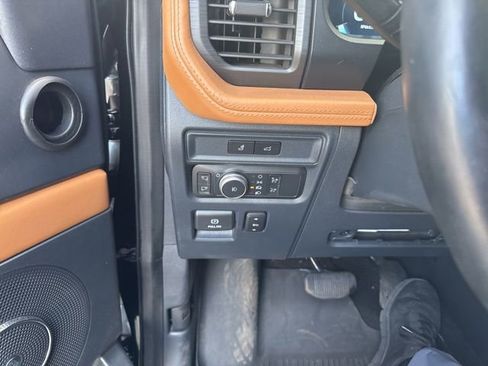 Used 2022 Ford Expedition Platinum AWD/4WD image 11