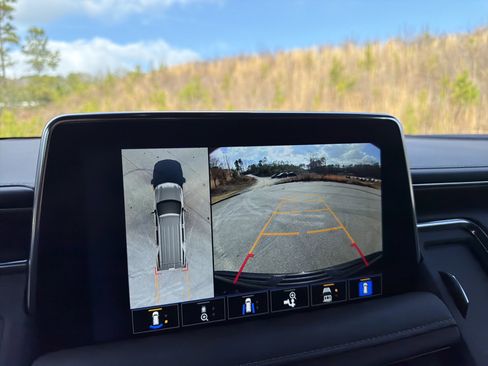 Used 2023 Chevrolet Tahoe Z71 w/ Luxury Package image 31