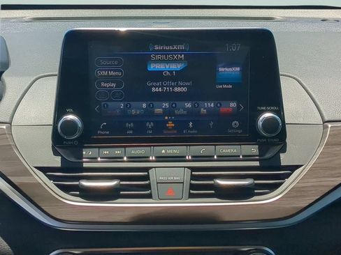 Used 2025 Nissan Altima 2.5 SV FWD image 15