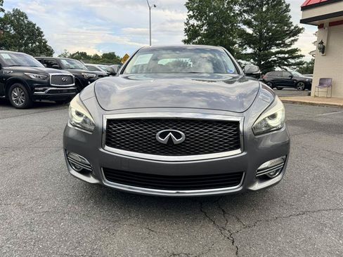 Used 2017 INFINITI Q70 3.7 AWD/4WD image 2