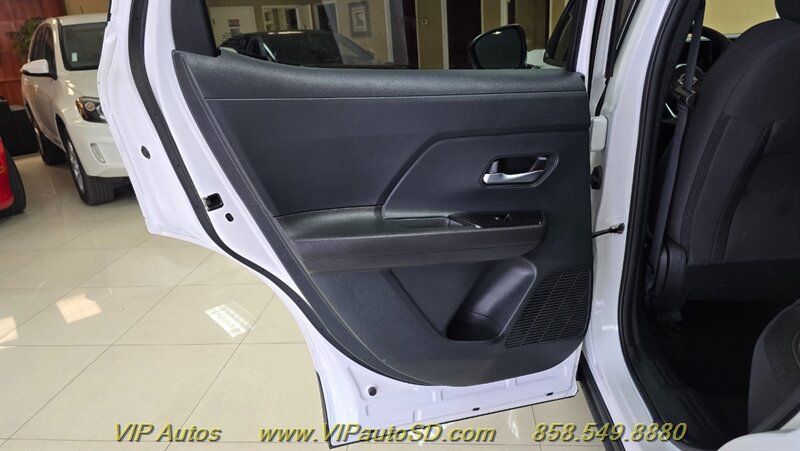 Used 2025 Nissan Kicks SV FWD image 13