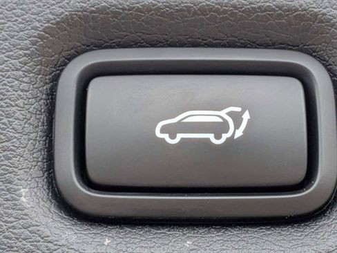 Used 2023 Hyundai Santa Fe SEL Convenience image 12