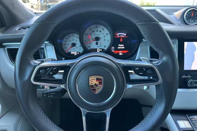 Used 2017 Porsche Macan Turbo AWD/4WD image 22