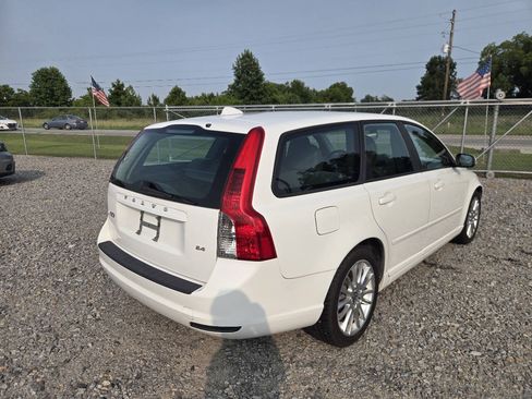 Used 2010 Volvo V50 2.4i FWD image 4