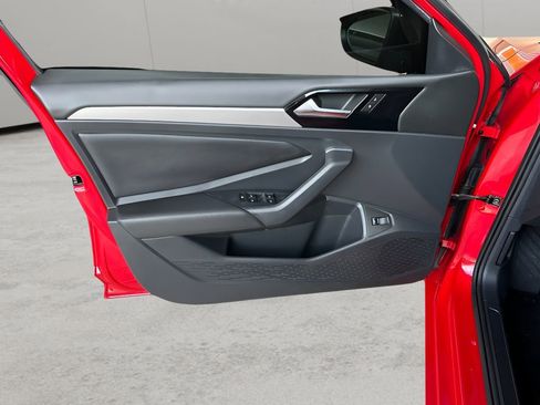 Used 2019 Volkswagen Jetta R-Line image 10