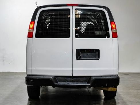 Used 2009 Chevrolet Express 1500 image 20