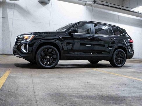 New 2026 Volkswagen Atlas SE image 3