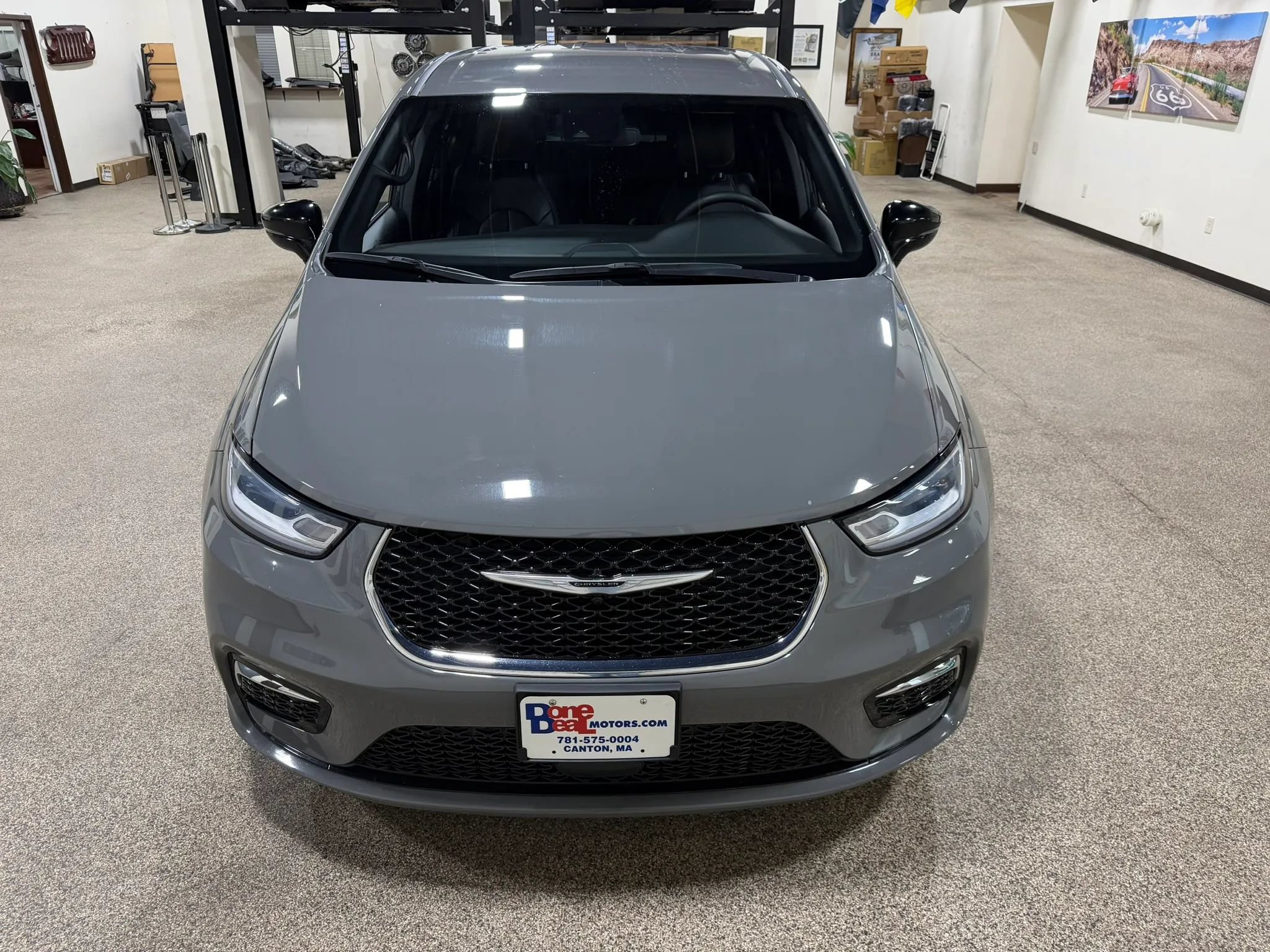 Used 2025 Chrysler Pacifica Select FWD image 11