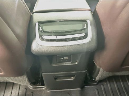 Used 2022 Cadillac XT6 Premium Luxury FWD image 28