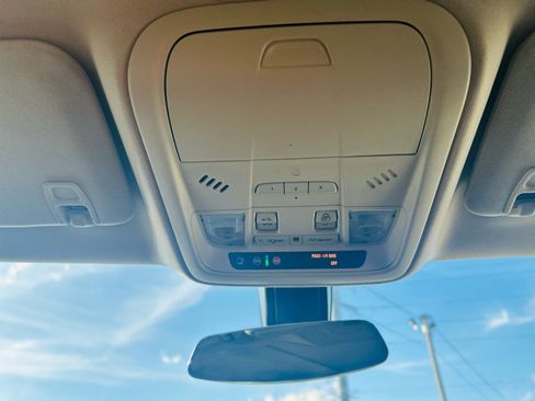 Used 2017 Cadillac XT5 Luxury image 37