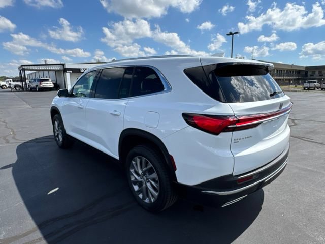 Used 2025 Buick Enclave Preferred AWD/4WD image 7