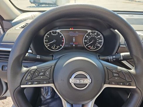 Used 2024 Nissan Altima 2.5 SV image 29