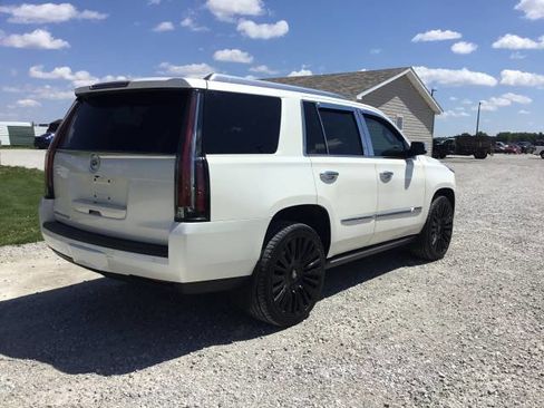 Used 2015 Cadillac Escalade Premium AWD/4WD image 3