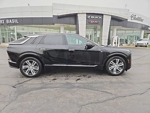 Certified 2024 Cadillac Lyriq Tech w/ Driver Assist Package AWD/4WD image 7