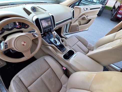 Used 2012 Porsche Cayenne S AWD/4WD image 31