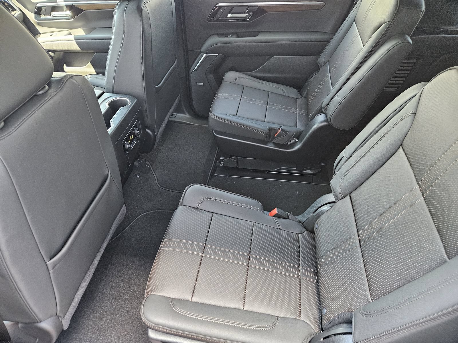 New 2026 Chevrolet Suburban High Country w/ Sun And Tow Package AWD/4WD image 27