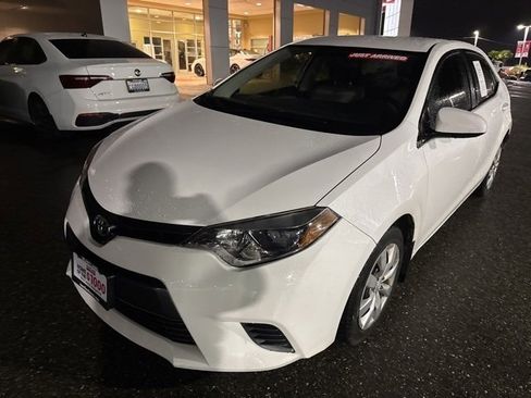 Used 2016 Toyota Corolla LE image 3
