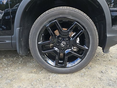 Certified 2024 Honda Passport Black Edition image 9