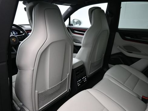 Certified 2025 Porsche Macan Electric RWD image 8