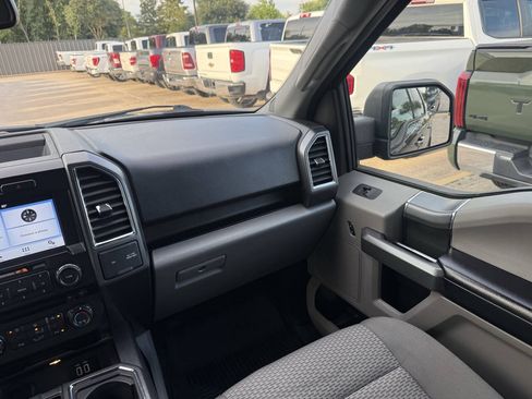 Used 2016 Ford F150 XLT w/ Equipment Group 302A Luxury AWD/4WD image 19