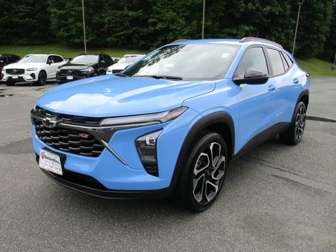Certified 2024 Chevrolet Trax RS FWD image 1
