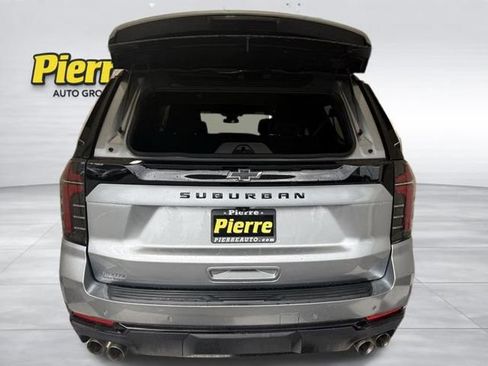 Used 2025 Chevrolet Suburban Z71 AWD/4WD image 4