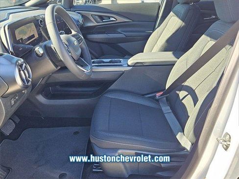 New 2026 Chevrolet Equinox EV LT image 9