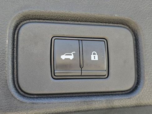 Certified 2025 Nissan Pathfinder SL AWD/4WD image 21