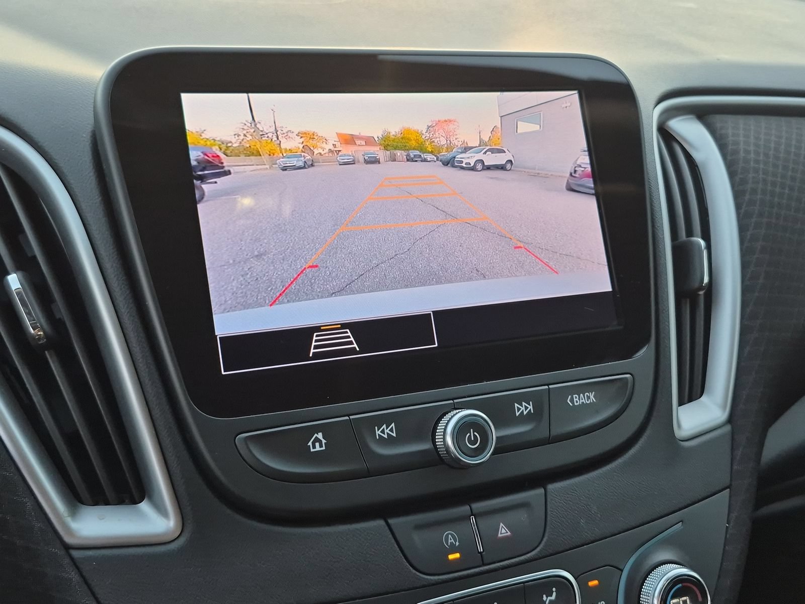 Used 2025 Chevrolet Malibu LT FWD image 28