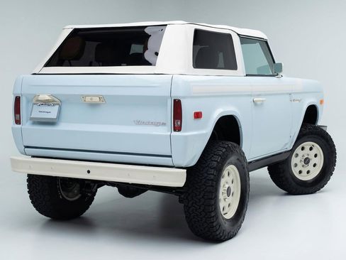 Used 2025 Ford Bronco Badlands image 3