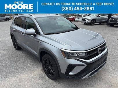 Used 2023 Volkswagen Taos SE w/ Panoramic Sunroof Package