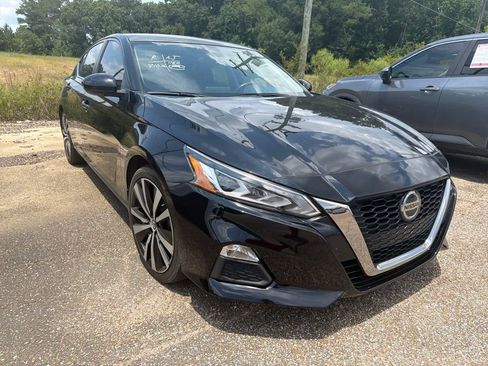 Used 2022 Nissan Altima 2.5 SR FWD image 2