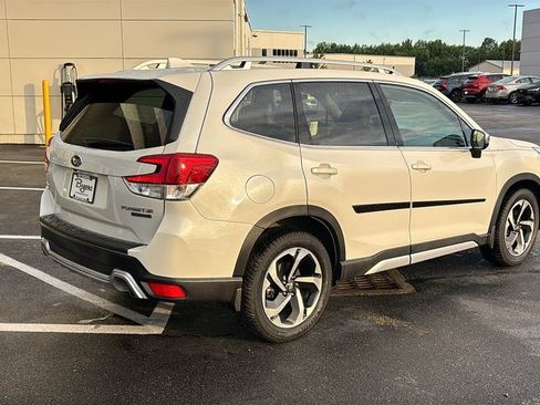 Used 2022 Subaru Forester Touring AWD/4WD image 31