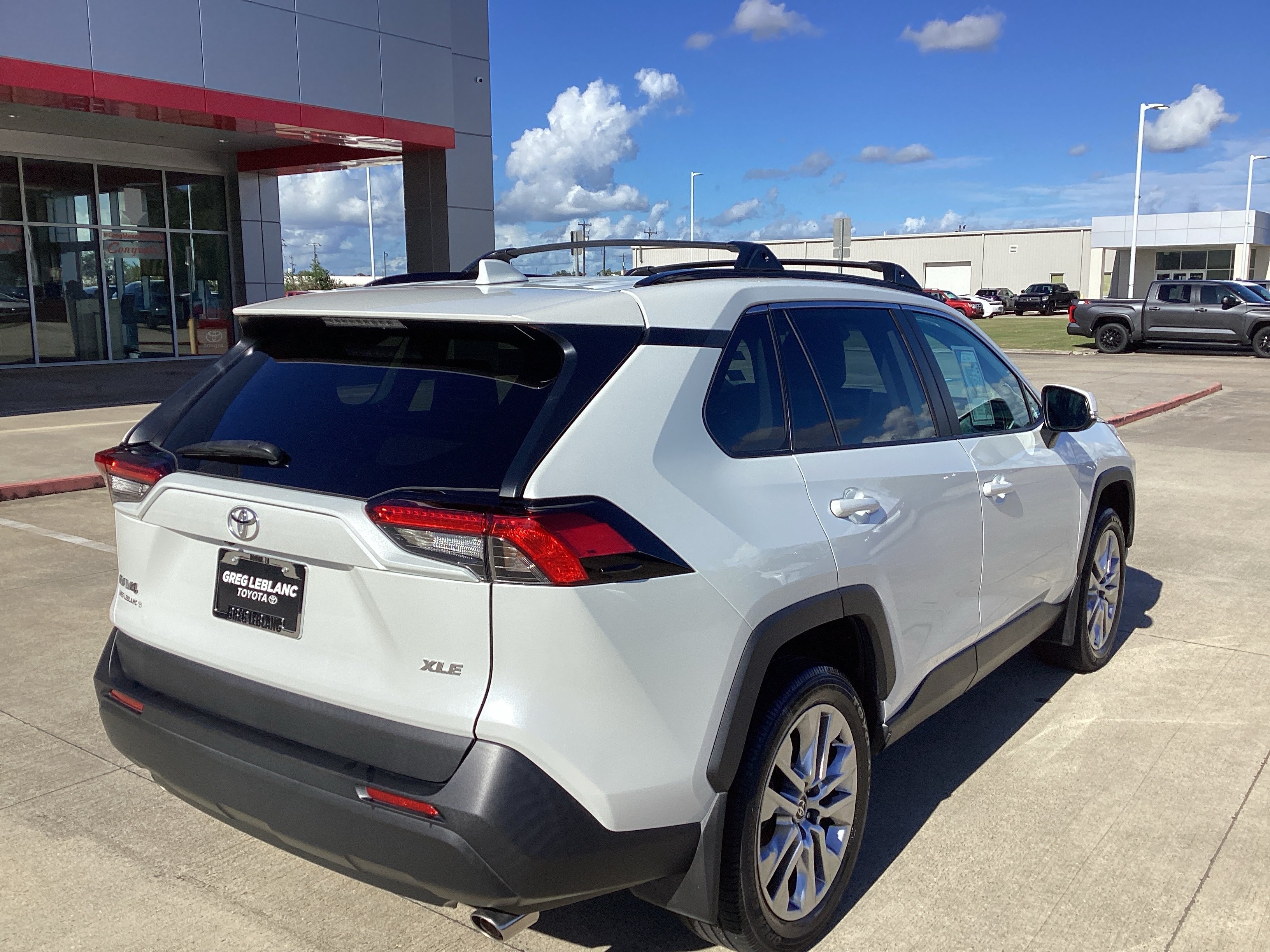 Used 2024 Toyota RAV4 XLE Premium FWD image 7