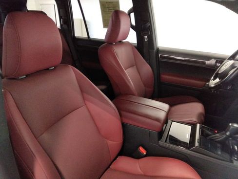 Used 2023 Lexus GX 460 Premium image 49