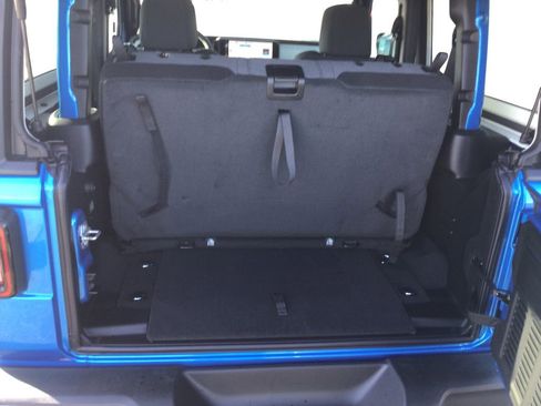 Used 2025 Jeep Wrangler Sport AWD/4WD image 12