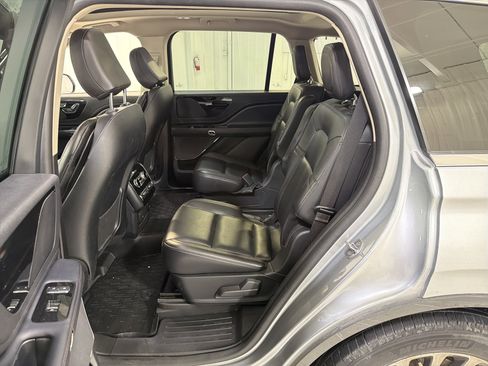 Used 2023 Lincoln Aviator 2WD w/ Premium Package image 12