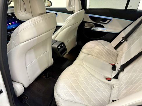 New 2026 Mercedes-Benz E 450 4MATIC Sedan image 15