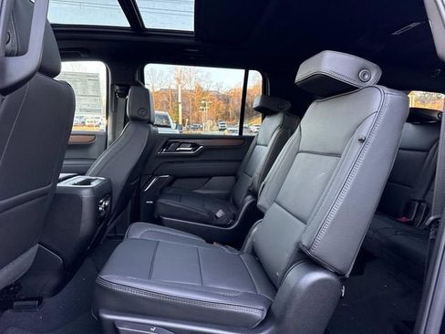 New 2026 GMC Yukon XL Denali w/ Sun & Power Step Package image 9