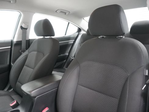 Used 2019 Hyundai Elantra SE w/ Cargo Package image 11