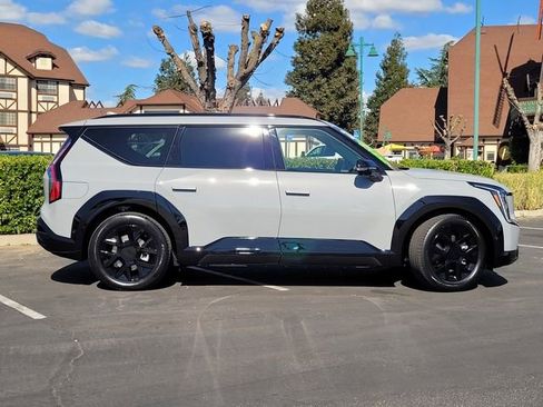 New 2026 Kia EV9 Land image 3