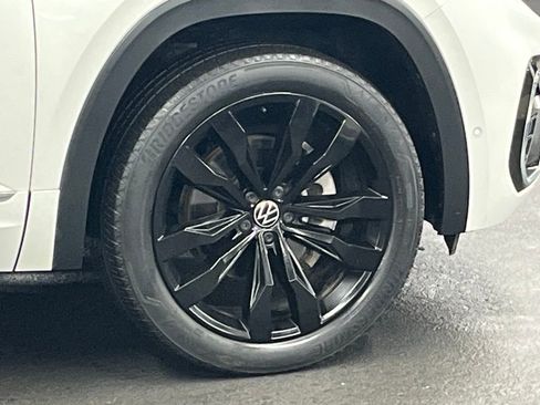 Certified 2022 Volkswagen Atlas Cross Sport SEL Premium R-Line w/ Cross Sport MDO Package image 42