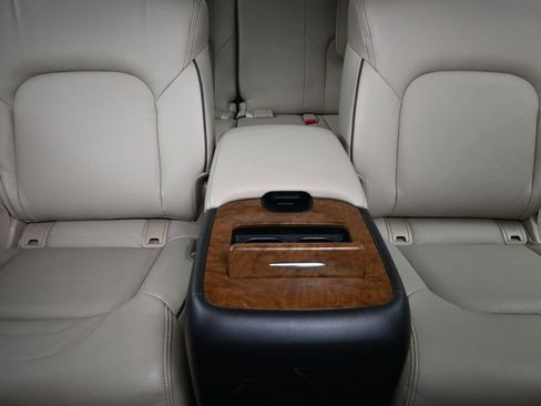 Used 2024 Nissan Armada SL w/ Captain's Chairs Package RWD image 29