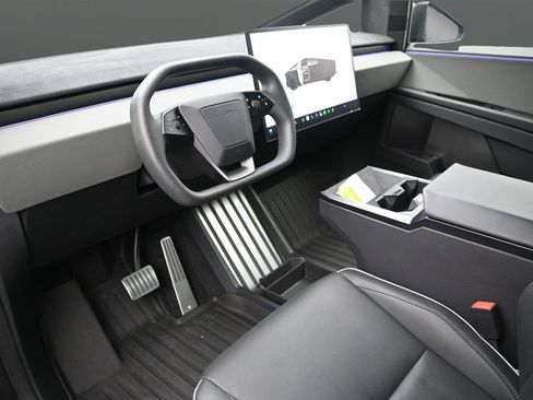 Used 2024 Tesla Cybertruck Cyberbeast AWD/4WD image 2