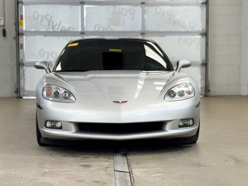 Used 2005 Chevrolet Corvette Coupe w/ Preferred Equipment Group image 2